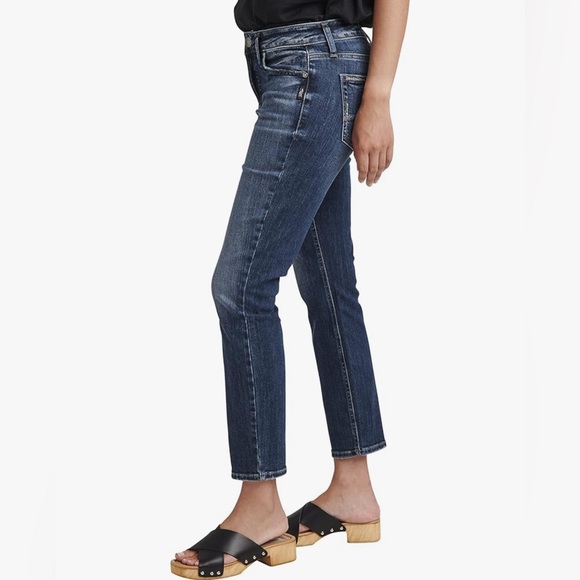 🎉HOST PICK 🎉Silver Jeans | Elyse Straight Crop Jeans - Picture 2 of 11